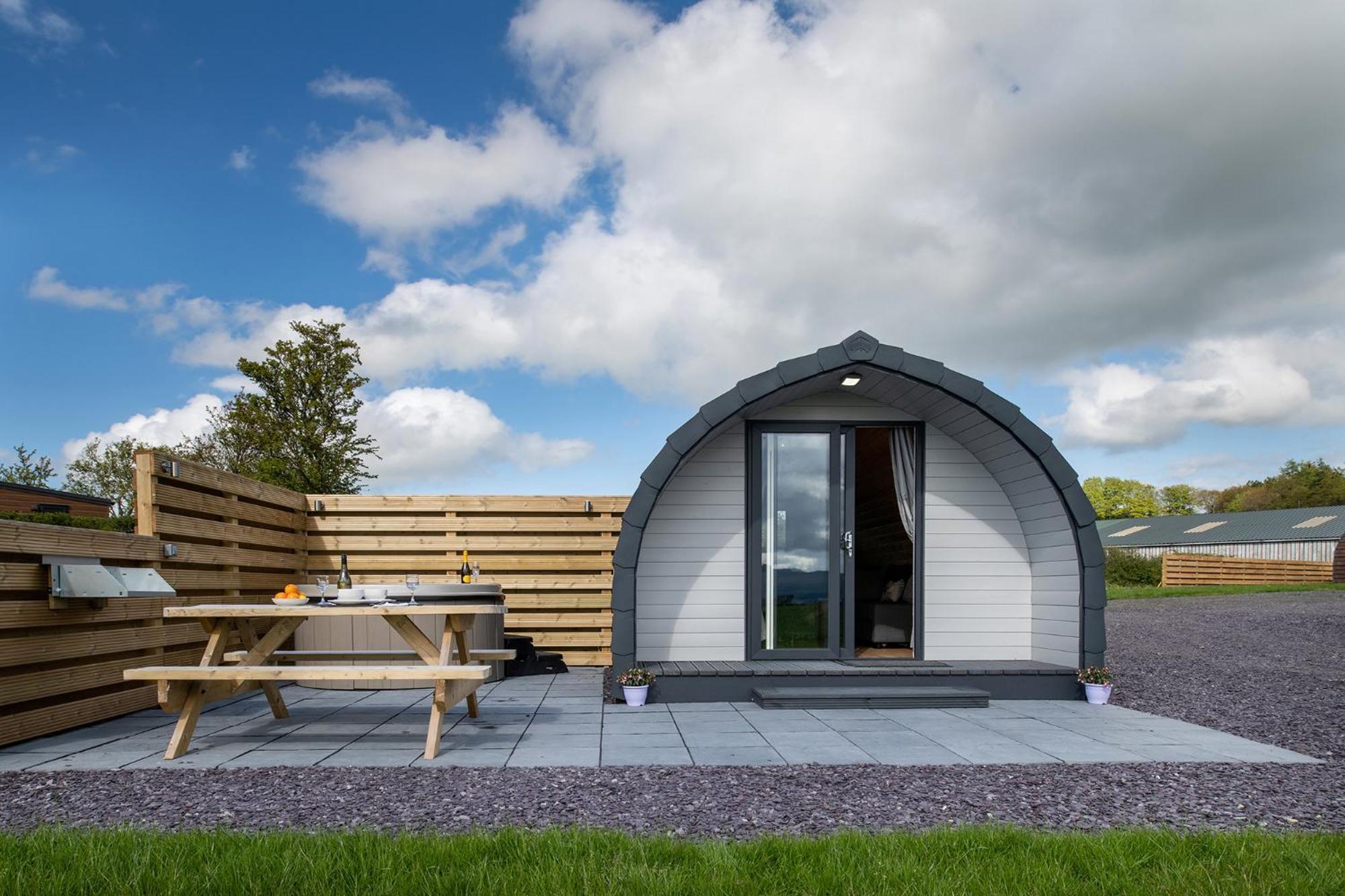 Waenfechan Glamping With Hot Tubs Колвін-Бей Екстер'єр фото